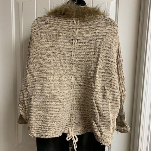 T&J Designs Faux Fur Cream Knit Flyaway Cardigan - Picture 3 of 5